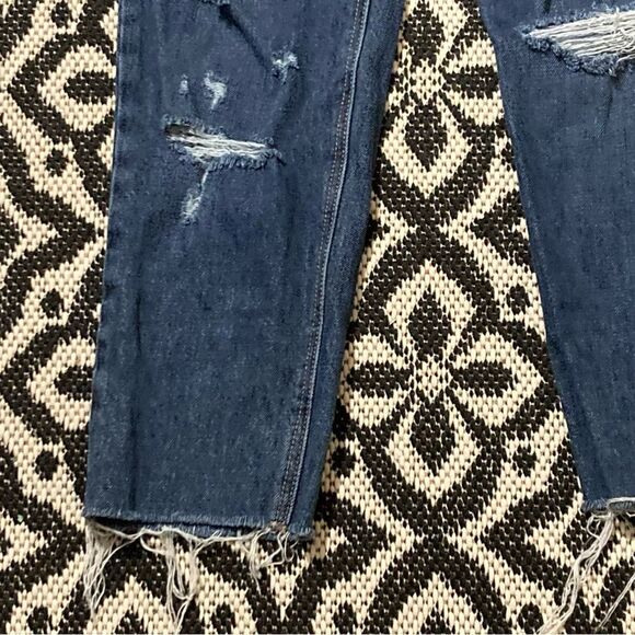 Old Navy High Rise Slouchy Straight distressed jeans size 0 medium wash button - Picture 10 of 10
